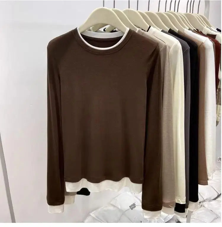 Contrasting Splicing Long Sleeved Round Neck T-shirt Base Shirt Warm TSPECIFICATIONSBrand Name: NoEnName_NullStyle: Office LadyAge: MIDDLE AGEOrigin: Mainland ChinaCN: GuangdongSeason: Autumn/WinterClothing Length: regularDecoration: PDMEwomenstorenull