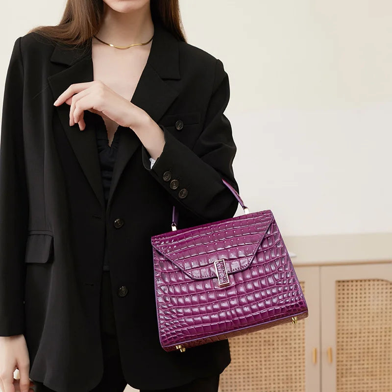 Luxury Crocodile Pattern Lady Handbag Women Shoulder Bags Designer FamSPECIFICATIONSBrand Name: NoEnName_NullOrigin: Mainland ChinaCN: ZhejiangLining Material: POLYESTERMain Material: Genuine leatherPlace Of Origin: ZHE JIANG ProvincePDMEwomenstorenull