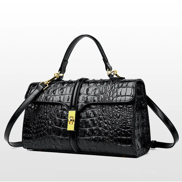 Leather Crocodile Pattern Women's Bag Fashion Brand Ladies HandbagsSPECIFICATIONSBrand Name: NoEnName_NullOrigin: Mainland ChinaCN: GuangdongLining Material: COTTONLining Material: POLYESTERMain Material: Genuine leatherPlace Of OriDMEwomenstorenull