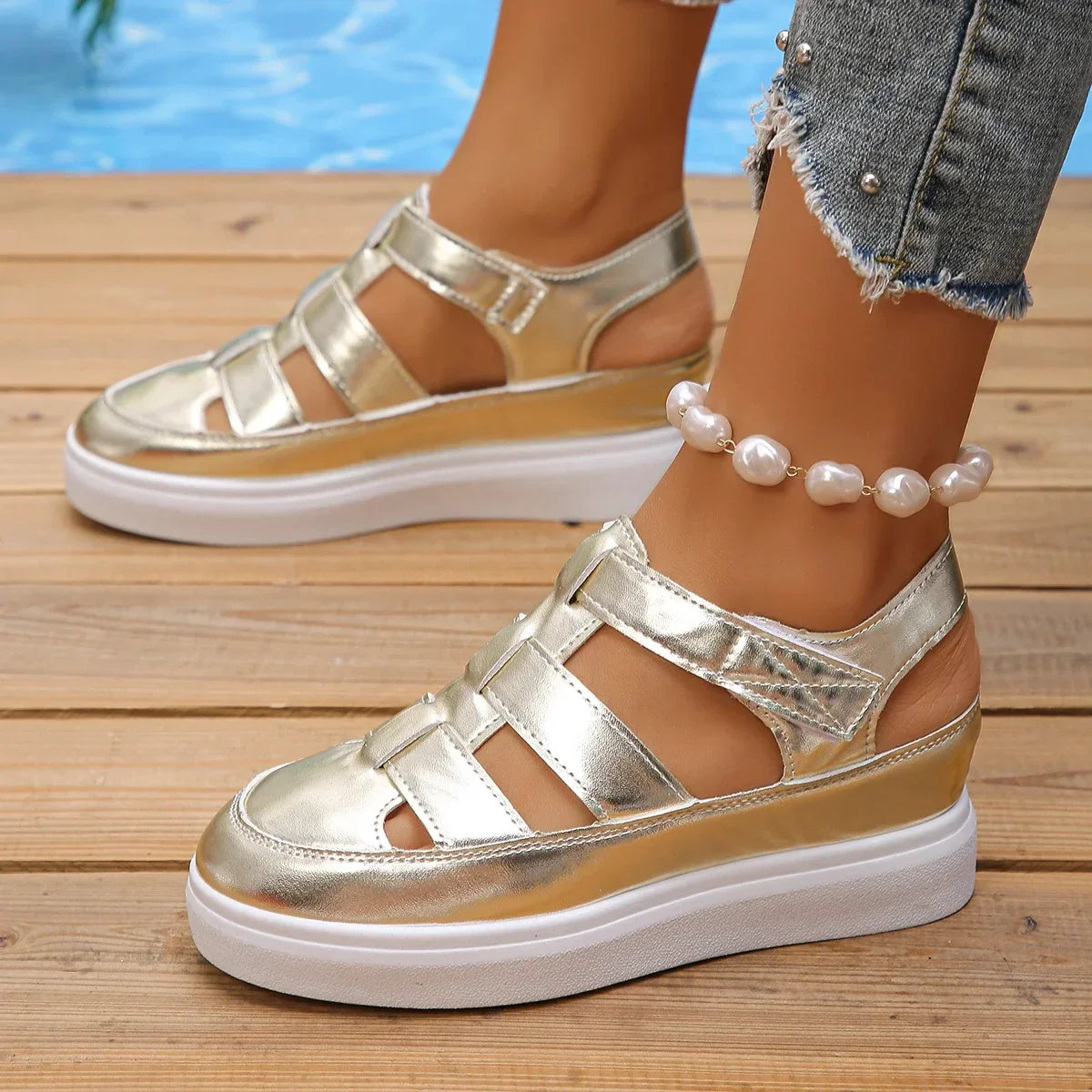 New Wedges Heels Platform Sandals Women Hollow Out Gladiator SandalsSPECIFICATIONSBrand Name: BFCCQBHeel Height: Med (3cm-5cm)With Platforms: NoHign-concerned Chemical: NoneSandal Type: basicOrigin: Mainland ChinaOccasion: CasualUppeDMEwomenstorenull