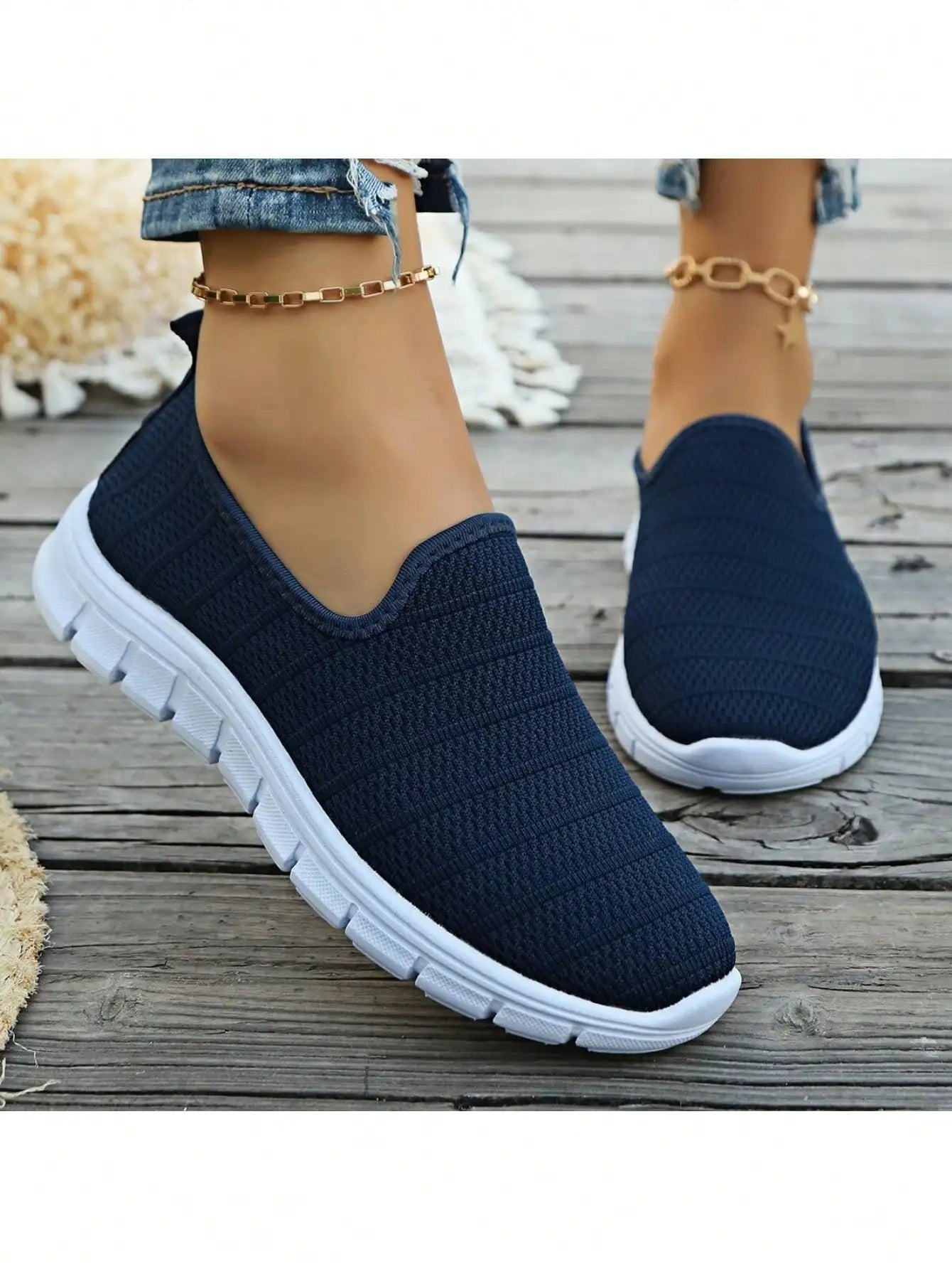 Sneakers Slip On Flat Shoe Women's Fashion Casual Loafers Walking ShoeSPECIFICATIONSDepartment Name: ADULTBrand Name: pdmcmsPattern Type: SolidModel Number: &amp;8833-3DFit: Fits true to size, take your normal sizeHign-concerned ChemicDMEwomenstorenull