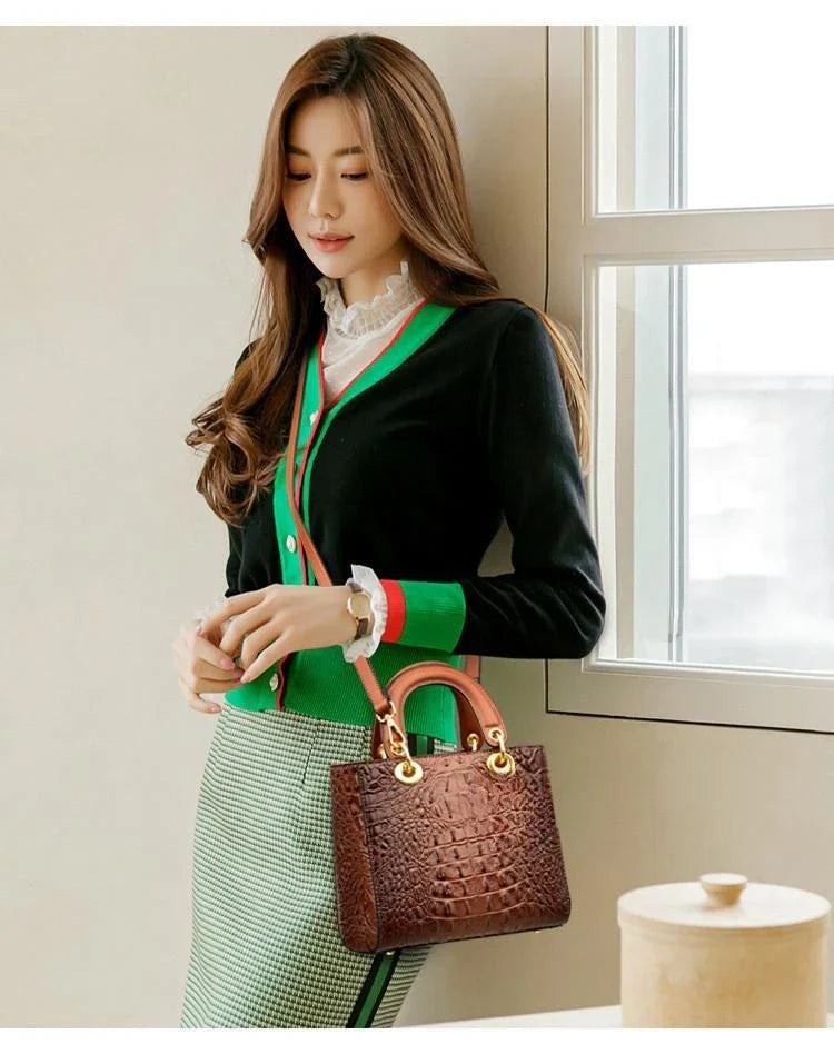 High Quality Luxury Brand Designer Leather Handbags Shoulder Bag For WSPECIFICATIONSBrand Name: luyoHign-concerned Chemical: NoneHandbags Type: Shoulder BagsTypes of bags: Shoulder &amp; Crossbody BagsMain Material: PULining Material: DMEwomenstorenull