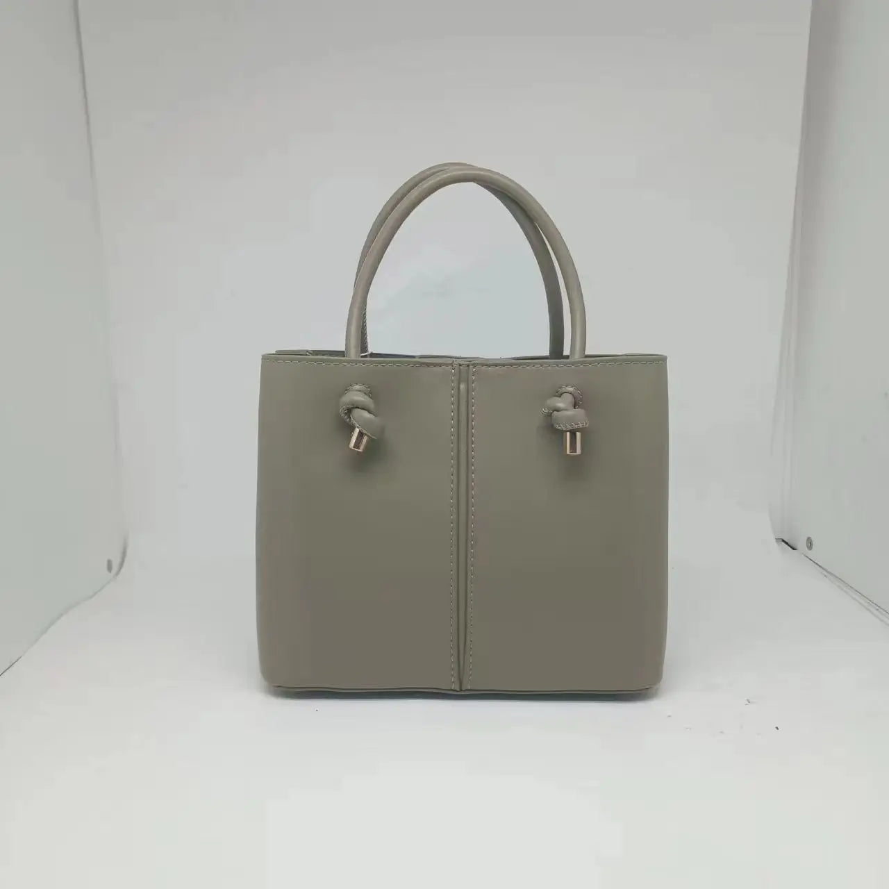 New Shoulder Bags Square Bag Women's Bags Advanced Bucket Bag Retro FaSPECIFICATIONSBrand Name: NoEnName_NullHign-concerned Chemical: NoneHandbags Type: Shoulder BagsTypes of bags: Shoulder &amp; Crossbody BagsMain Material: PULining MDMEwomenstorenull