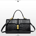 Leather Crocodile Pattern Women's Bag Fashion Brand Ladies HandbagsSPECIFICATIONSBrand Name: NoEnName_NullOrigin: Mainland ChinaCN: GuangdongLining Material: COTTONLining Material: POLYESTERMain Material: Genuine leatherPlace Of OriDMEwomenstorenull