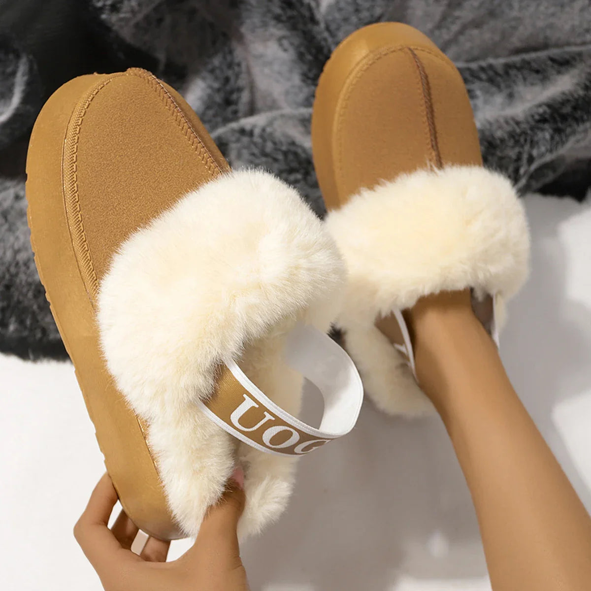 New Leather Women Fashion Winter Indoor Solid Color Suede Slippers LadSPECIFICATIONSBrand Name: QRLQHYBoot Type: Snow BootsShaft Material: Cotton FabricOutsole Material: RUBBERUpper Material: Cotton FabricHign-concerned Chemical: NoneODMEwomenstorenull