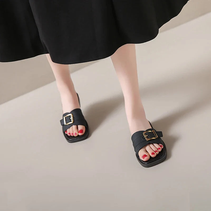 Fashionable Slippers For Women Summer Outerwear Anti-Slip Beach New StSPECIFICATIONSBrand Name: NoEnName_NullShoes Type: Flip FlopsApplicable Place: OutsideUpper Material: PVCHeel Height: Low (1cm-3cm)Origin: Mainland ChinaSeason: SummDMEwomenstorenull