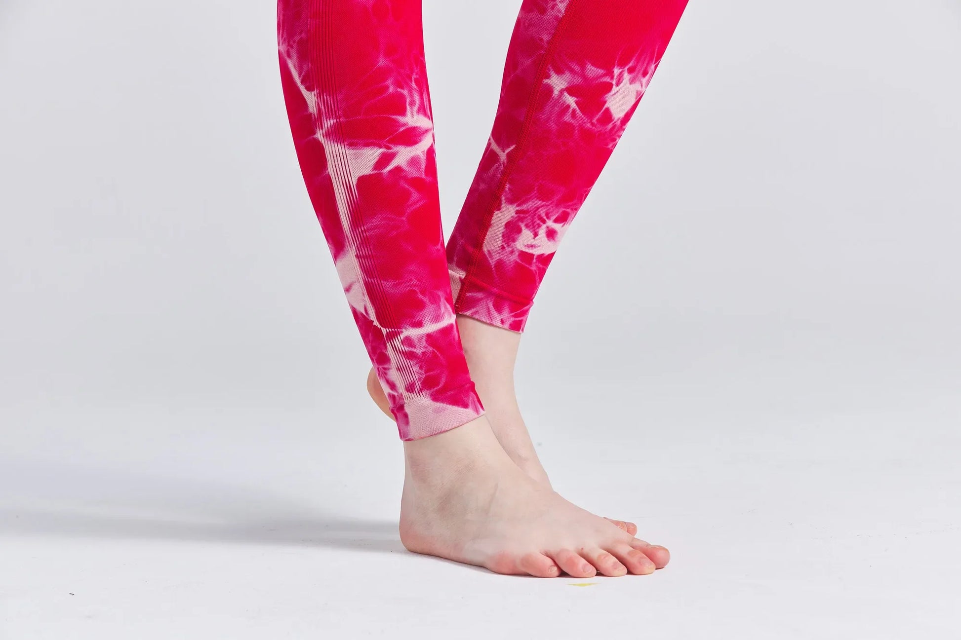 Women Tie Dyed Seamless Leggings Scrunch Fitness Fashion High Gym WaisSPECIFICATIONSBrand Name: caeruleusWaist Type: highStyle: CasualLength(Bottoms): Ankle-LengthOrigin: Mainland ChinaCN: ZhejiangSeason: All seasonHign-concerned ChemiDMEwomenstorenull