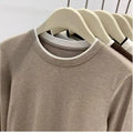 Contrasting Splicing Long Sleeved Round Neck T-shirt Base Shirt Warm TSPECIFICATIONSBrand Name: NoEnName_NullStyle: Office LadyAge: MIDDLE AGEOrigin: Mainland ChinaCN: GuangdongSeason: Autumn/WinterClothing Length: regularDecoration: PDMEwomenstorenull