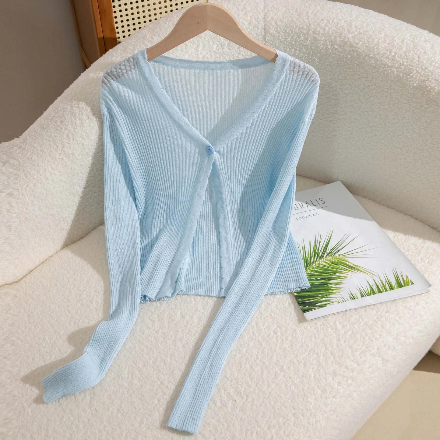 Summer New Women's V-neck Cardigan, Long Sleeves, Sun Protection, ButtSPECIFICATIONSSleeve Style: regularSleeve Length(cm): FullBrand Name: NoEnName_NullModel Number: BS106819Craft of Weaving: KnitClothing Length: regularStyle: Office DMEwomenstorenull